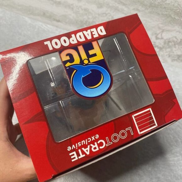 QMX Marvel Deadpool Q-Fig Quantum Mechanix Vinyl Action Figure Lootcrate QM - Picture 7 of 8